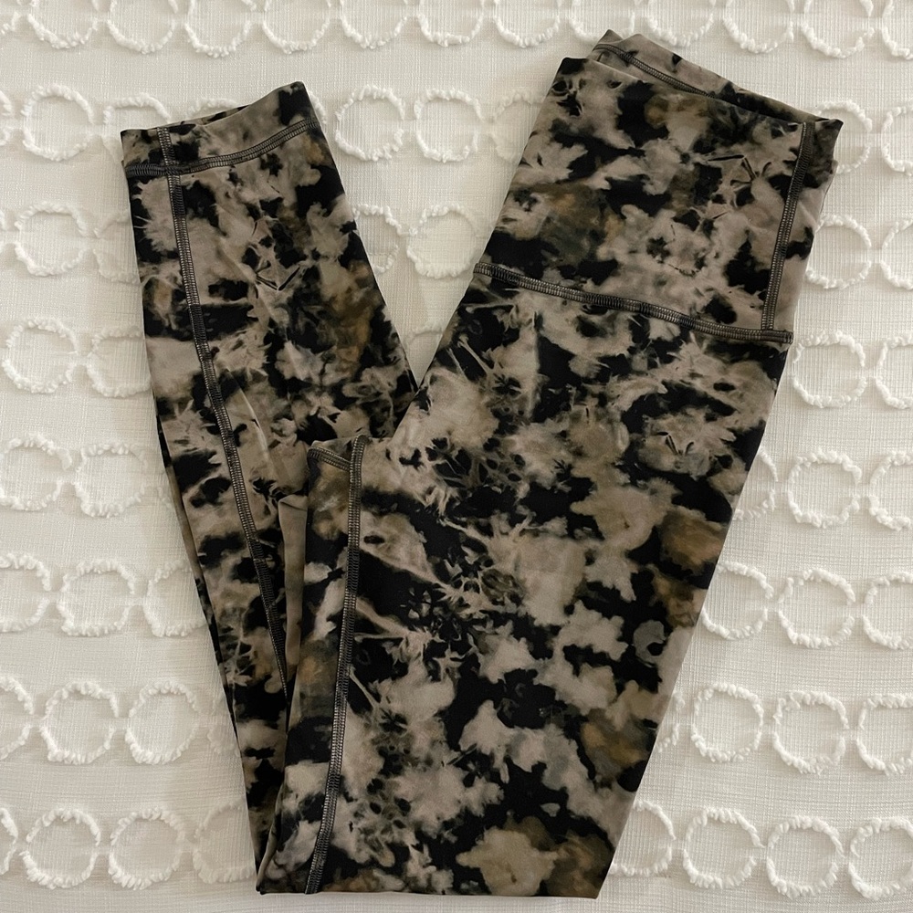 Lululemon size 6 super soft leggings